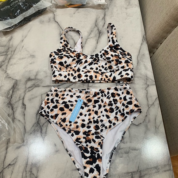 NWT, Cheetah print 2-piece, medium - Picture 5 of 5